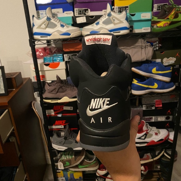 Jordan 5 Black Metallic - Picture 2 of 8